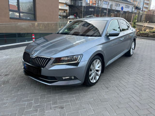 Skoda Superb foto 1