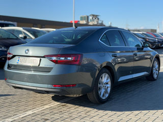 Skoda Superb foto 3