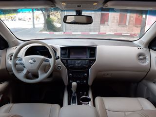 Nissan Pathfinder foto 9