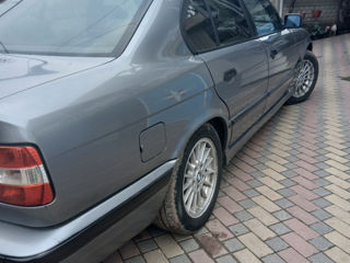 BMW 5 Series foto 3