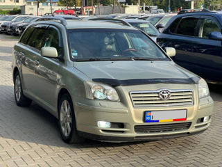 Toyota Avensis foto 4