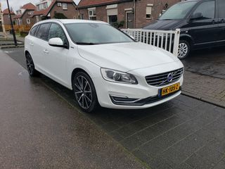 Volvo V60 foto 2