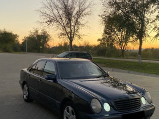 Mercedes E-Class foto 5