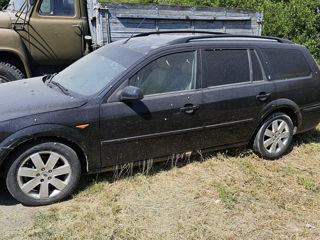 Ford Mondeo foto 1