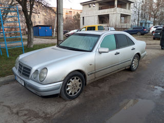 Mercedes E-Class foto 5