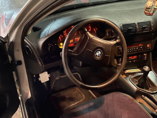 BMW 5 Series foto 3