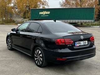 Volkswagen Jetta foto 4