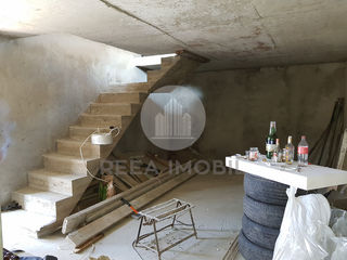 Buiucani - Townhouse - 3 nivele - 135 m.p - Constructie de cotilet -  (Subsol+terasa) - Pret nou !!! foto 5