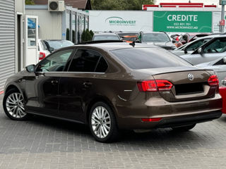 Volkswagen Jetta foto 3