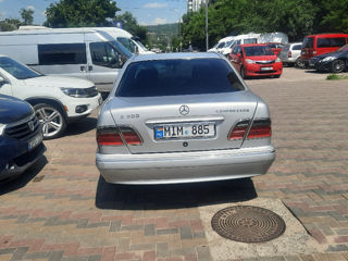 Mercedes E-Class foto 7