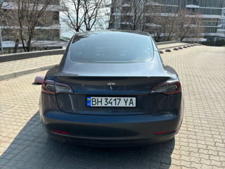 Tesla Model 3 foto 4