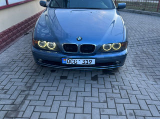 BMW 5 Series foto 4