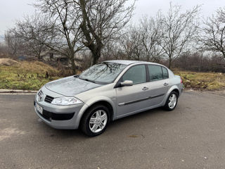 Renault Megane foto 2