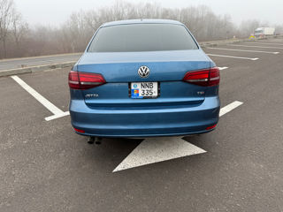 Volkswagen Jetta foto 2