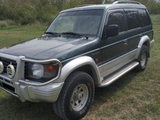 Mitsubishi Pajero foto 3