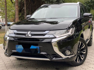 Mitsubishi Outlander foto 2