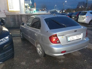 Hyundai Accent foto 2