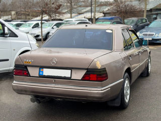 Mercedes E-Class foto 6