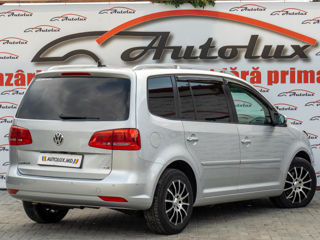 Volkswagen Touran foto 4