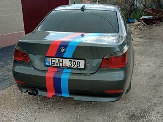 BMW 5 Series foto 2