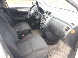 Toyota Avensis Verso foto 8