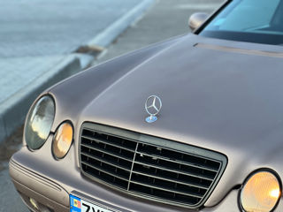 Mercedes E-Class foto 8