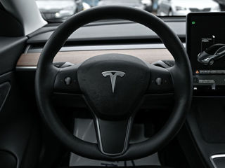 Tesla Model 3 foto 11