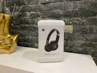 Beats Solo 4