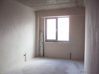 Vind apartament cu 3 odai,varianta alba,etajul 8 ,Botanica,super pret!!! foto 6