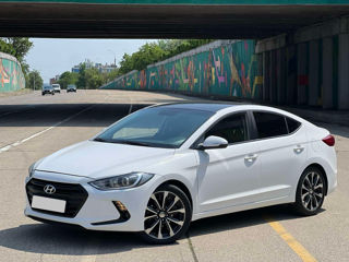 Hyundai Elantra foto 4