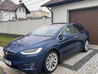 Tesla Model X foto 2