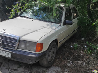 Mercedes 190 foto 4