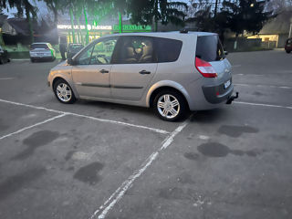 Renault Grand Scenic foto 2