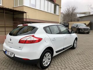 Renault Megane foto 2