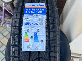 215/65 R 17 Sailun