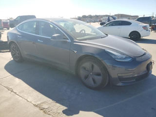 Tesla Model 3 foto 3