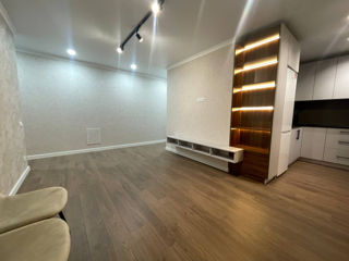 Apartament cu 2 camere, 61 m², Botanica, Chișinău foto 2