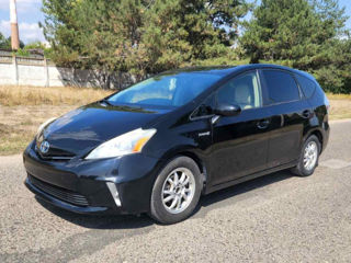 Toyota Prius v