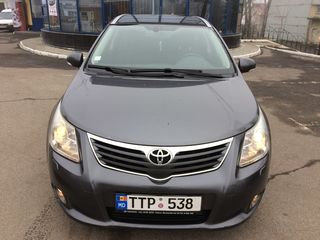 Toyota Avensis foto 1