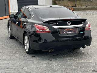 Nissan Altima foto 4