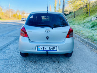 Toyota Yaris foto 6