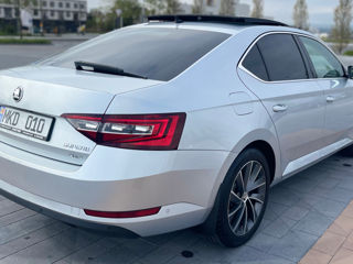 Skoda Superb foto 4