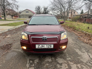 Toyota Avensis foto 5