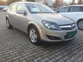 Opel Astra foto 1