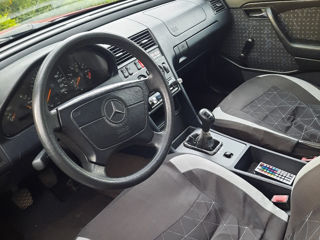 Mercedes C-Class foto 5