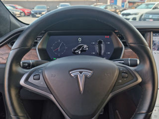 Tesla Model S foto 8