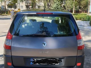 Renault Grand Scenic foto 2