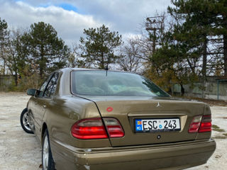 Mercedes E-Class foto 3