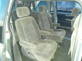 Kia Carnival la piese foto 4