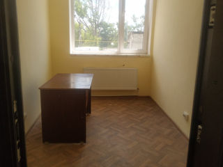 Arenda oficiu 1200 lei m. Balti 10 m.p. 1200 lei